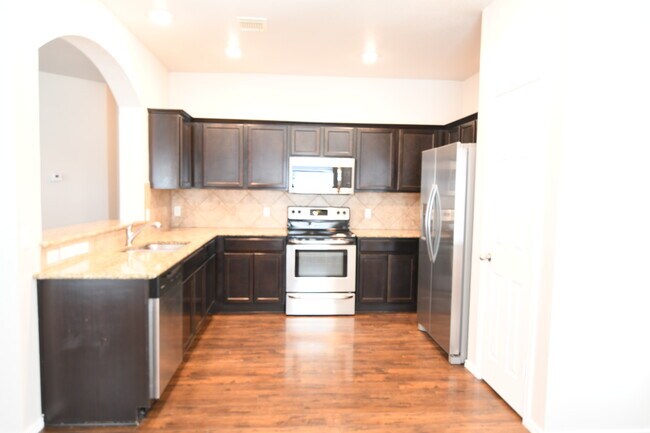 Building Photo - 1317 Blue Leaf Dr