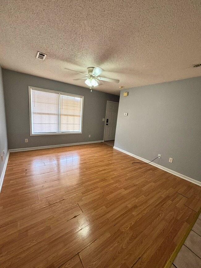 Building Photo - 216 Springfield Cir