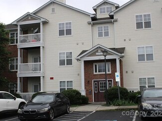 Building Photo - 9823 Hyde Glen Ct