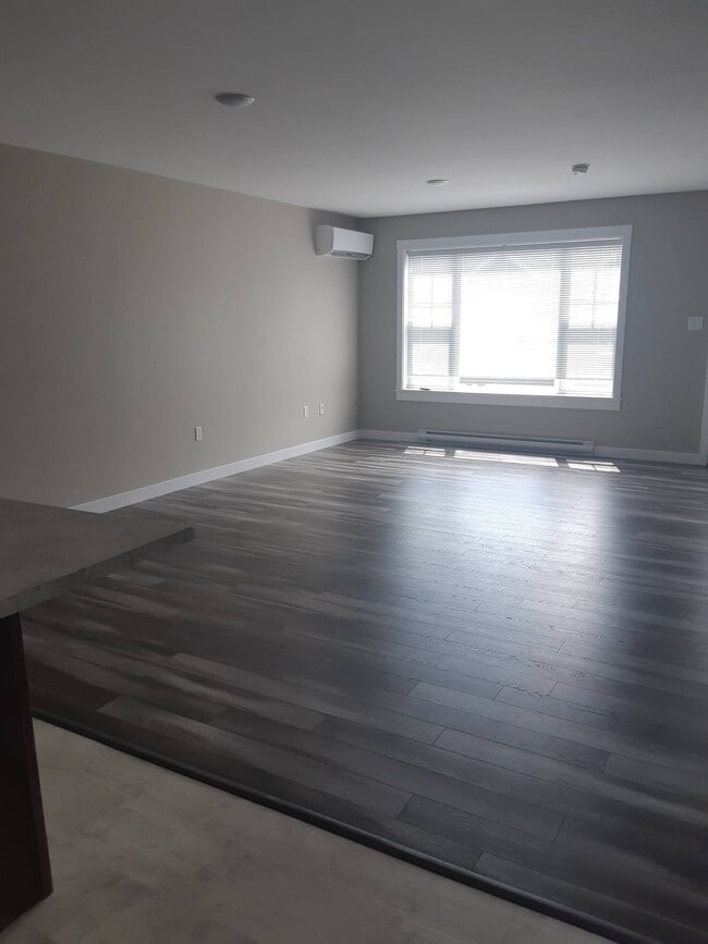 Building Photo - 96 Fieldstone Ct