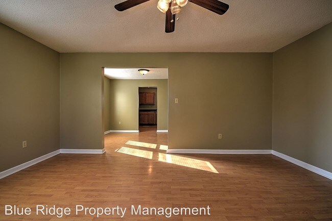 Building Photo - 2 br, 1 bath House - 168 Mullins Street