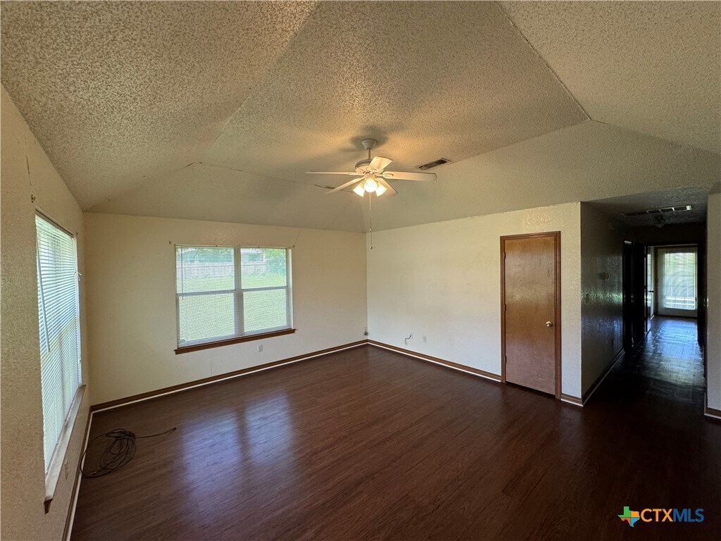 Building Photo - 2740 Maple Tree Rd
