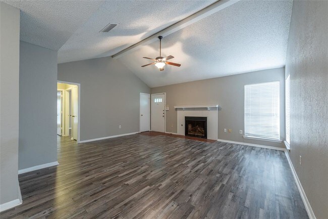 Building Photo - 4039 Evergreen St