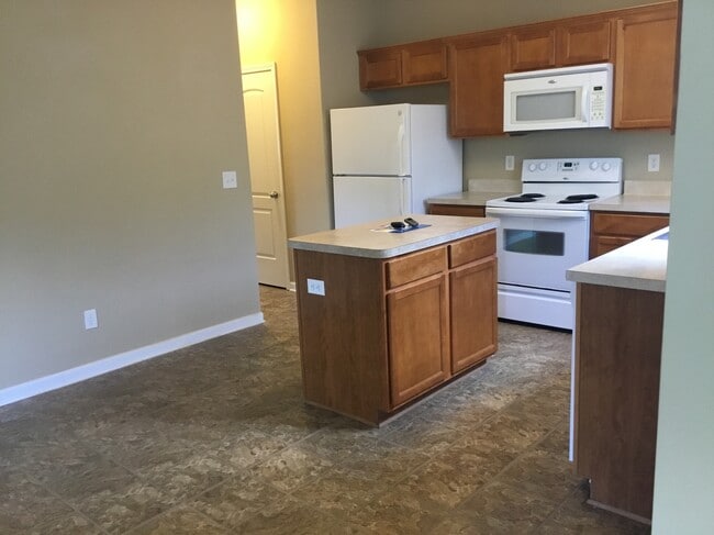 Foto del edificio - 6004 Glen Way Dr