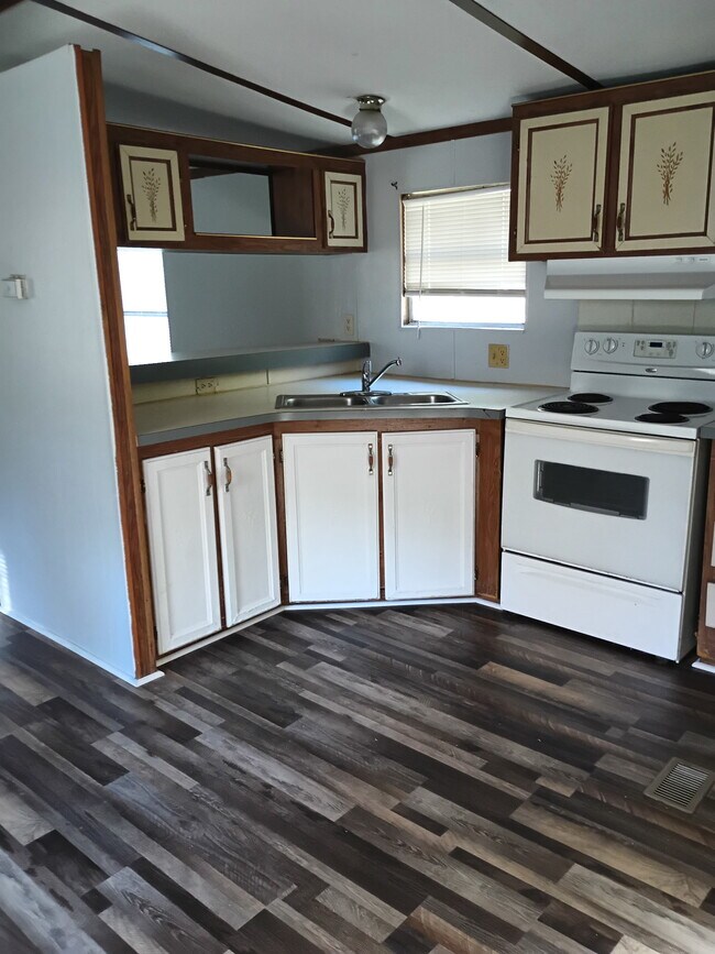 Foto del edificio - 234 Pamela's Pl