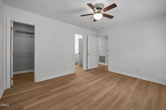 Dormitorio - 1033 Oak Lake Ct