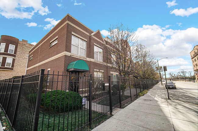 Building Photo - 805 S Kedzie Ave