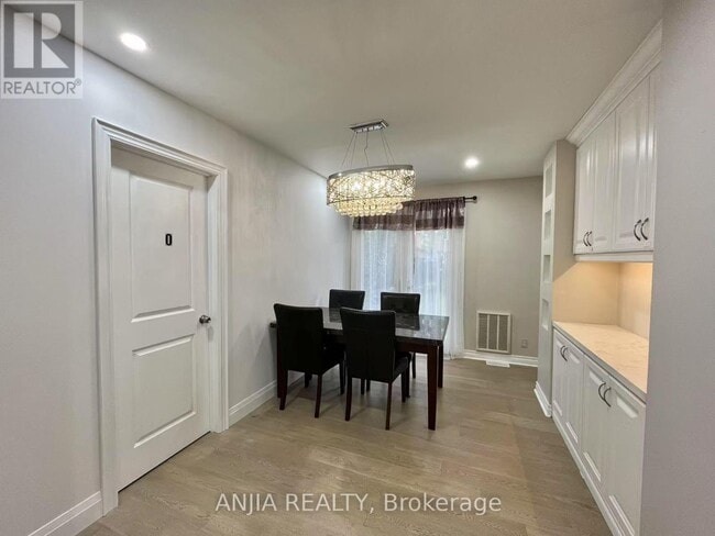 Building Photo - 298 Empress Ave
