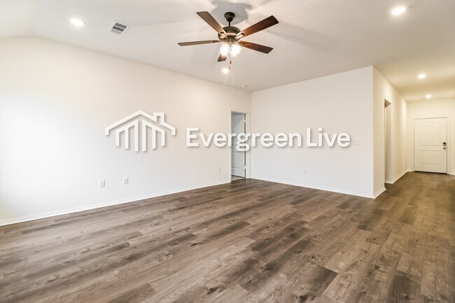 Foto del edificio - 154 Meadow Dr