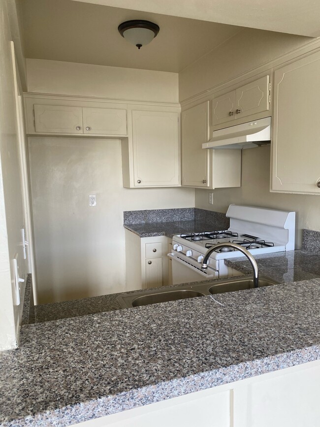 Kitchen Area - 3436 Jasmine Ave