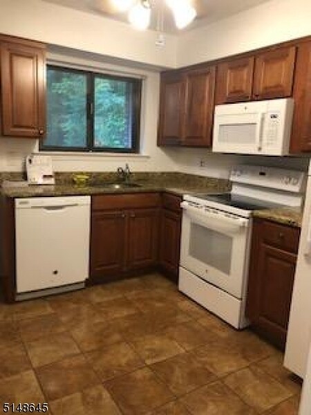 Building Photo - 323 Gill Ln