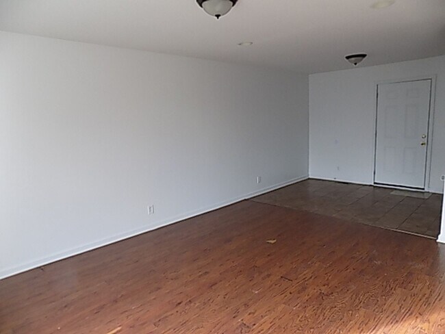 Building Photo - *** UPGRADED CAPE COD HOME ***