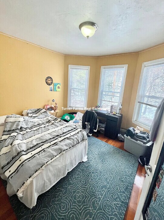 Foto del edificio - 32 Fisher Ave