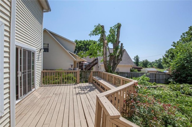 Building Photo - 3207 SW Orchard Way