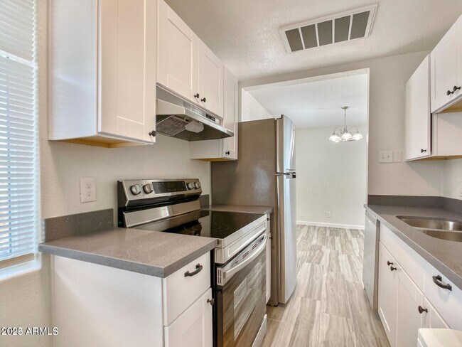 Foto del edificio - 2109 W Hayward Ave