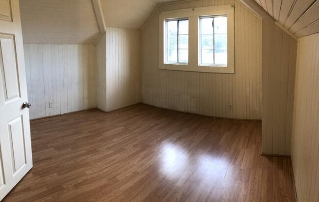 Building Photo - 4 bedroom in San Mateo CA 94401