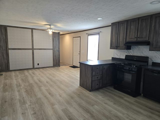 Foto del edificio - 165 Skyline Dr