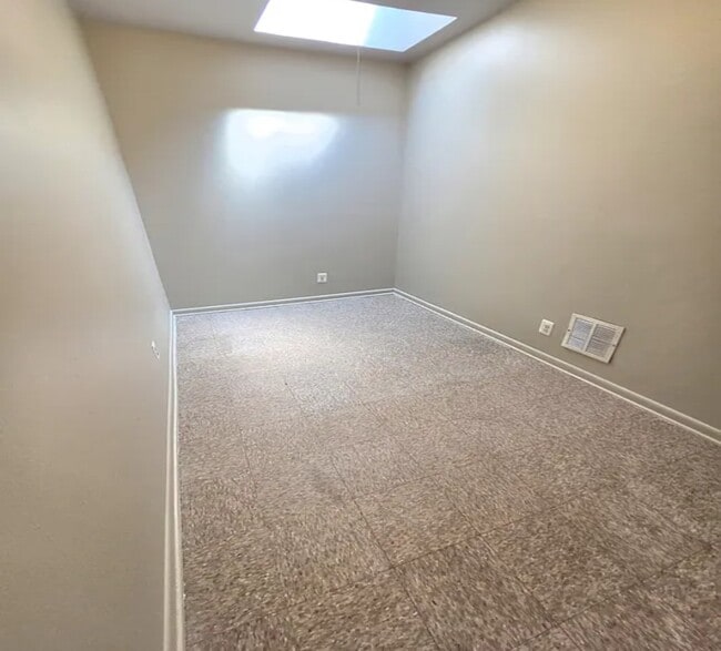 Building Photo - 1310 N Montford Ave