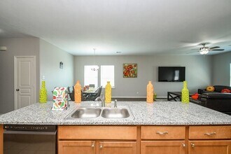 Building Photo - 3318 Grand Cane Ln