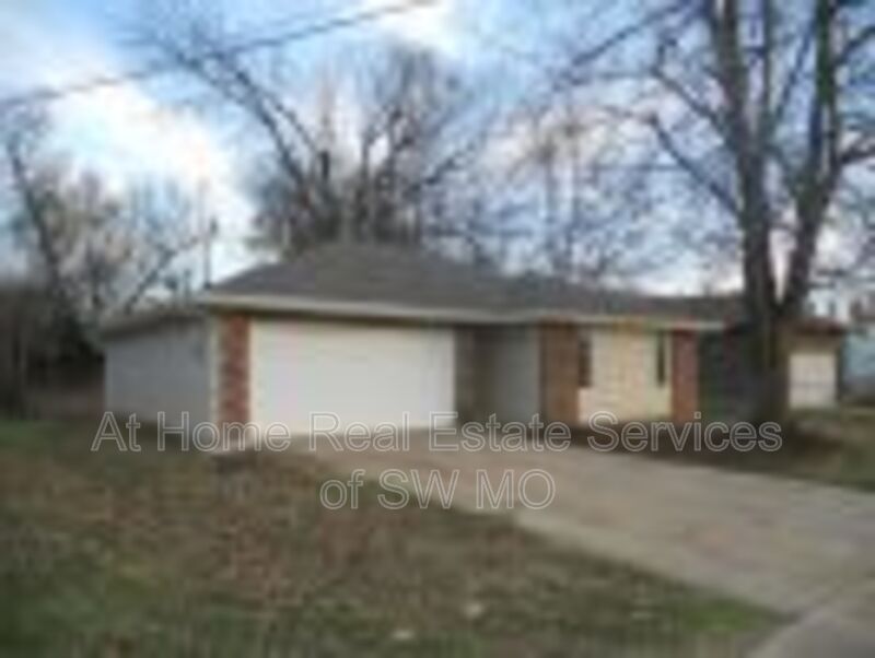 Foto principal - 936 S Main Ave