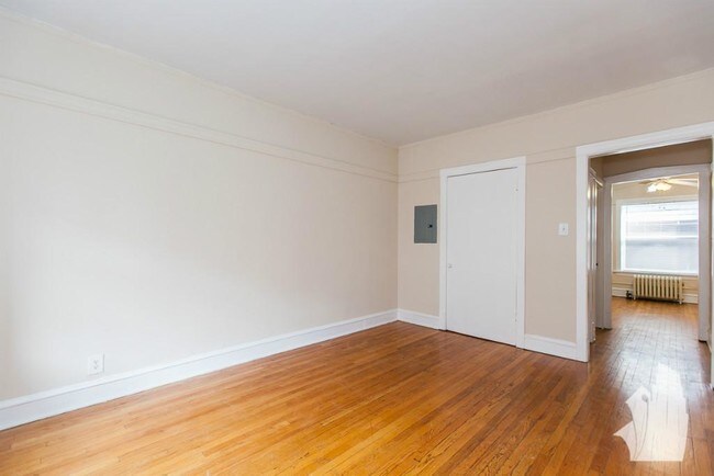Building Photo - 638 W Arlington Pl
