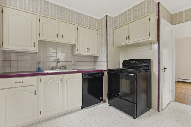 Photo - 45 Longfellow Dr House