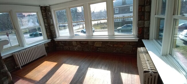 Foto del edificio - 279 W Springettsbury Ave