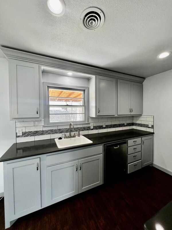 Foto del edificio - 5403 13th St