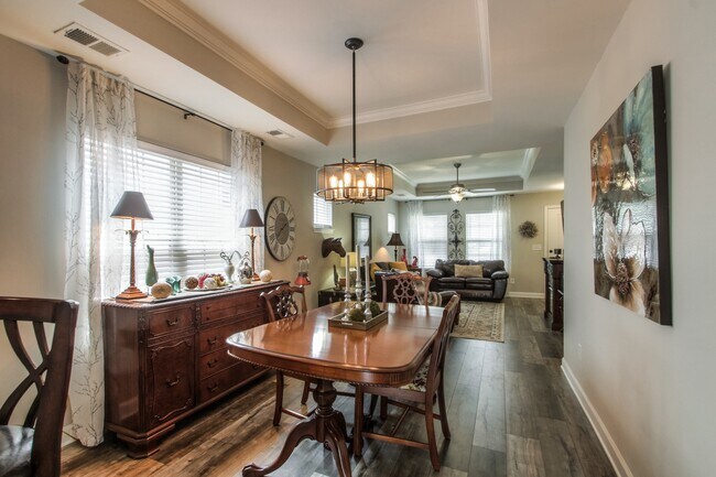 Building Photo - 2408 Arden Village Dr