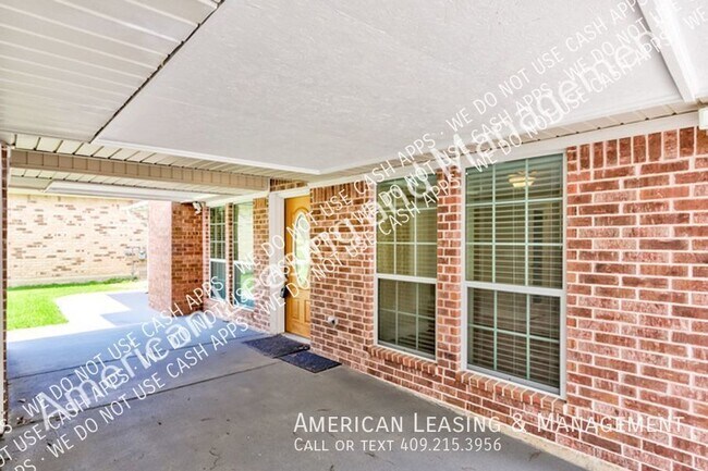 Building Photo - Spacious 4-Bedroom 2.5/Bath Home in Crown ...