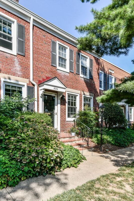 Building Photo - 3054 S Woodrow St