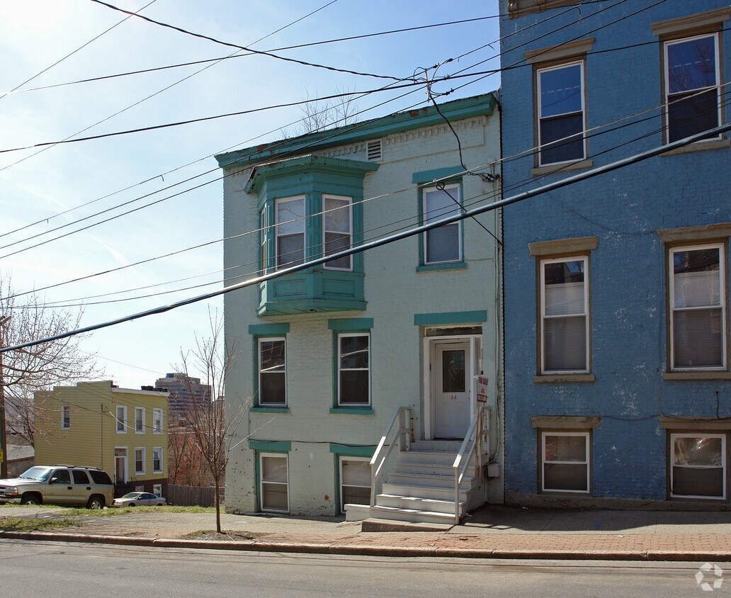 Building Photo - 44 First St