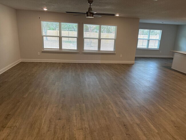 Foto del edificio - Newly built 4 Br 2 Ba Home