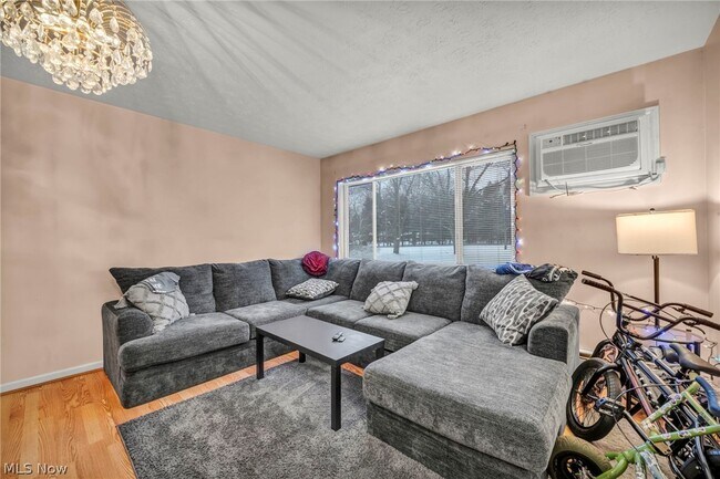 Foto del edificio - 5200 Royalton Rd