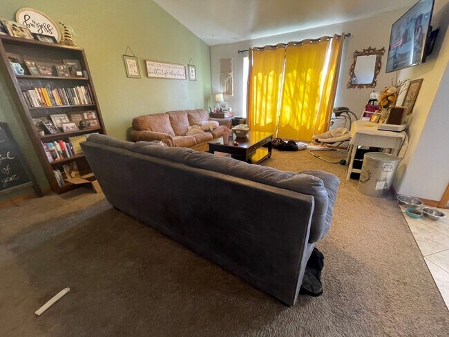 Foto del edificio - Beautiful 4 Bedroom Home in West Greeley – Available in May!