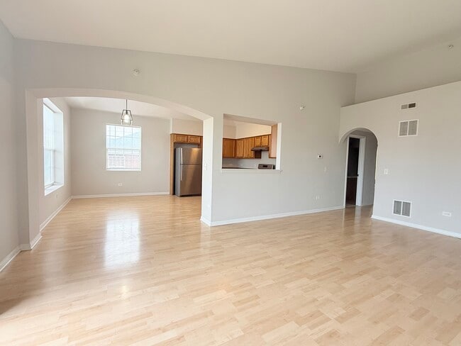 Building Photo - 16631 Liberty Cir