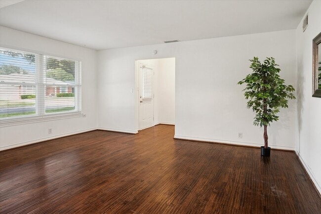 Photo - 2952 Eric Ln House