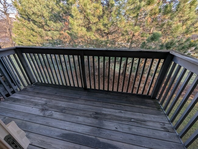 Building Photo - 16W465 Mockingbird Ln