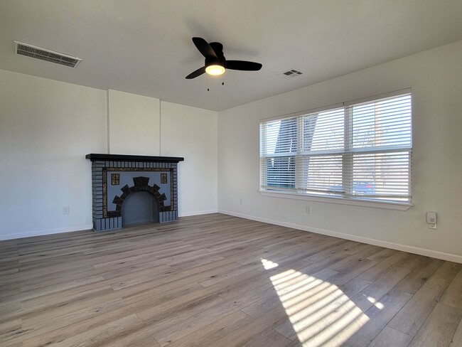 Foto del edificio - 4701 N McKinley Ave