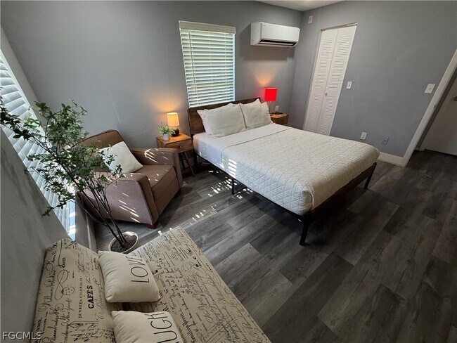 Foto del edificio - 13118 Feather Sound Dr