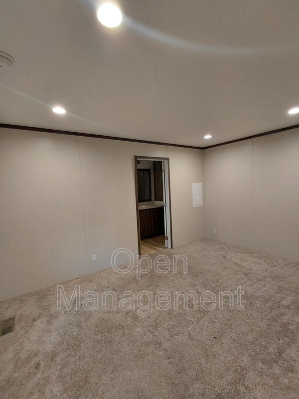 Building Photo - 301 Mantle Ave