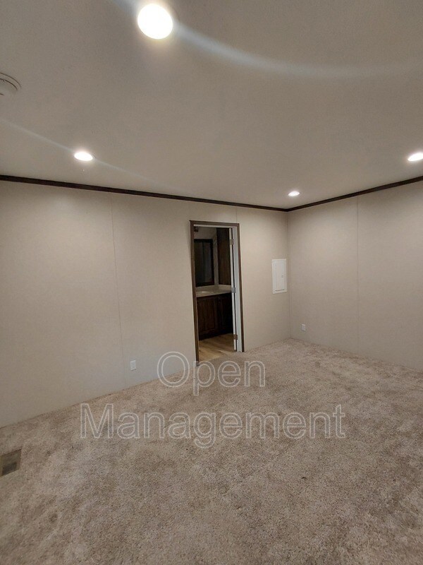Foto del edificio - 301 Mantle Ave