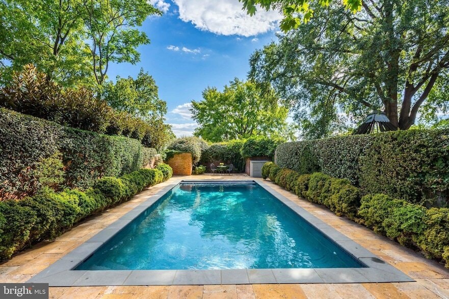 Foto principal - 3306 R St NW