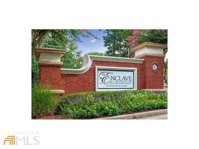 Foto del edificio - 2211 Westchester Ridge NE