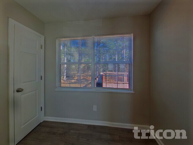 Foto del edificio - 172 Cherry Grove Dr