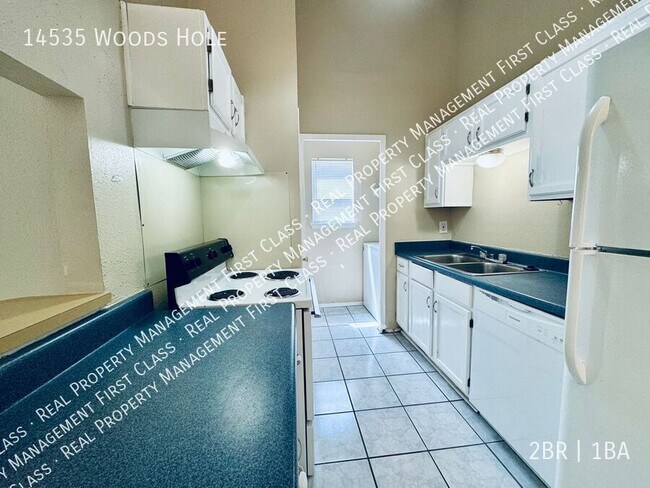 Foto del edificio - 14535 Woods Hole Dr