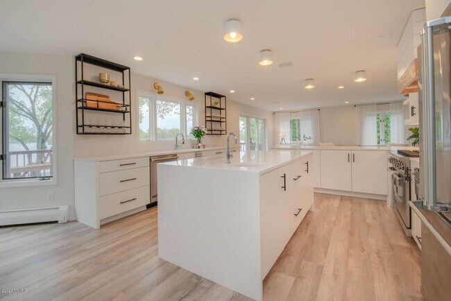 Building Photo - 7141 Eagle Height Dr