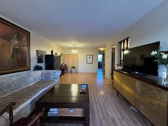 Foto del edificio - 13 Parkside Ct