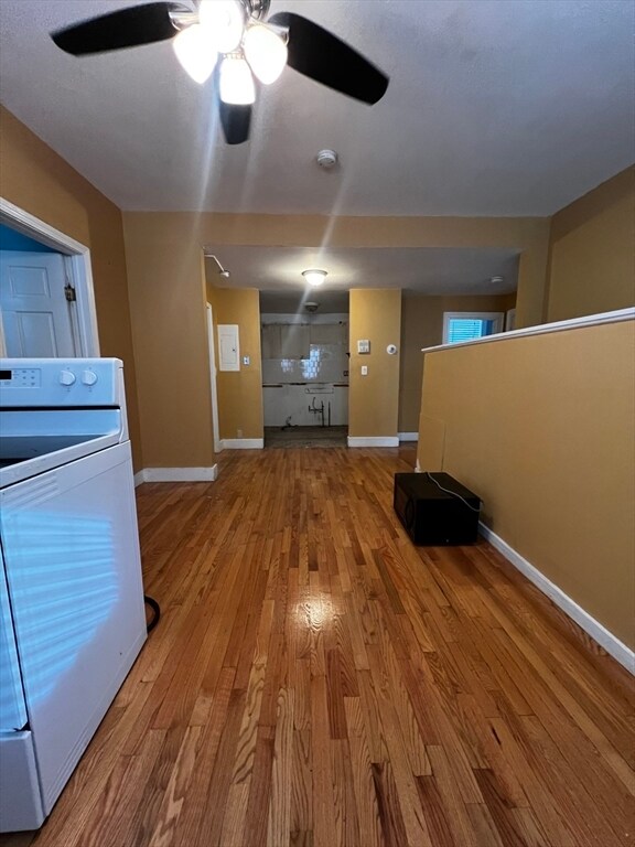 Foto del edificio - 24 Farrington Ave