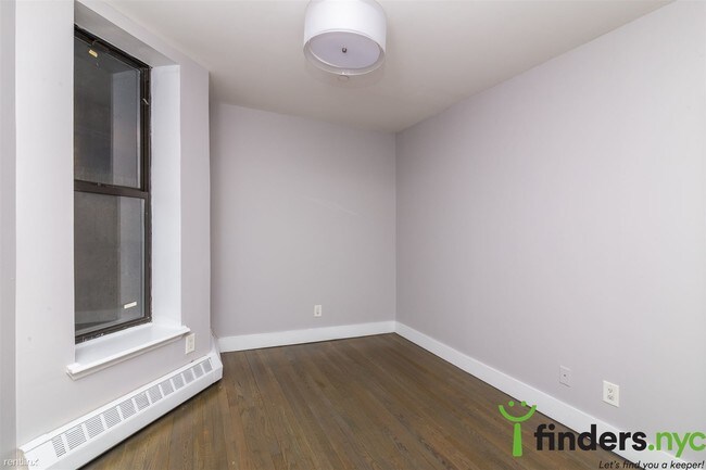 Foto del edificio - 3 br, 1 bath Apartment - 21 W 131st St 2D